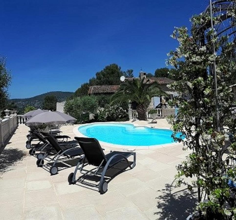Holiday home Les Pins Climatise Piscine Chauffee Jardin *