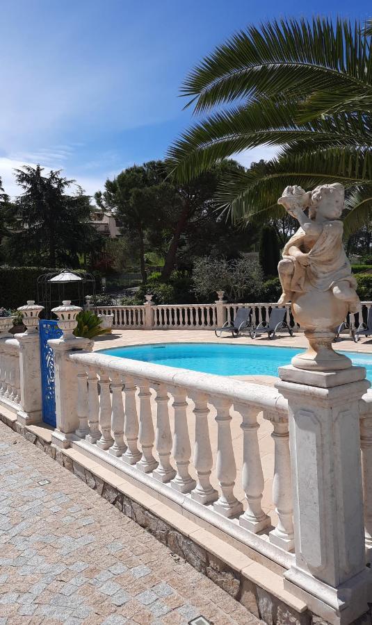 Les Pins Climatise Piscine Chauffee Jardin Peymeinade
